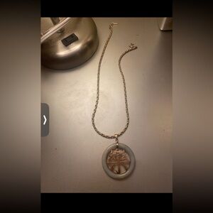 Round Pendant Necklace in Gold and jade